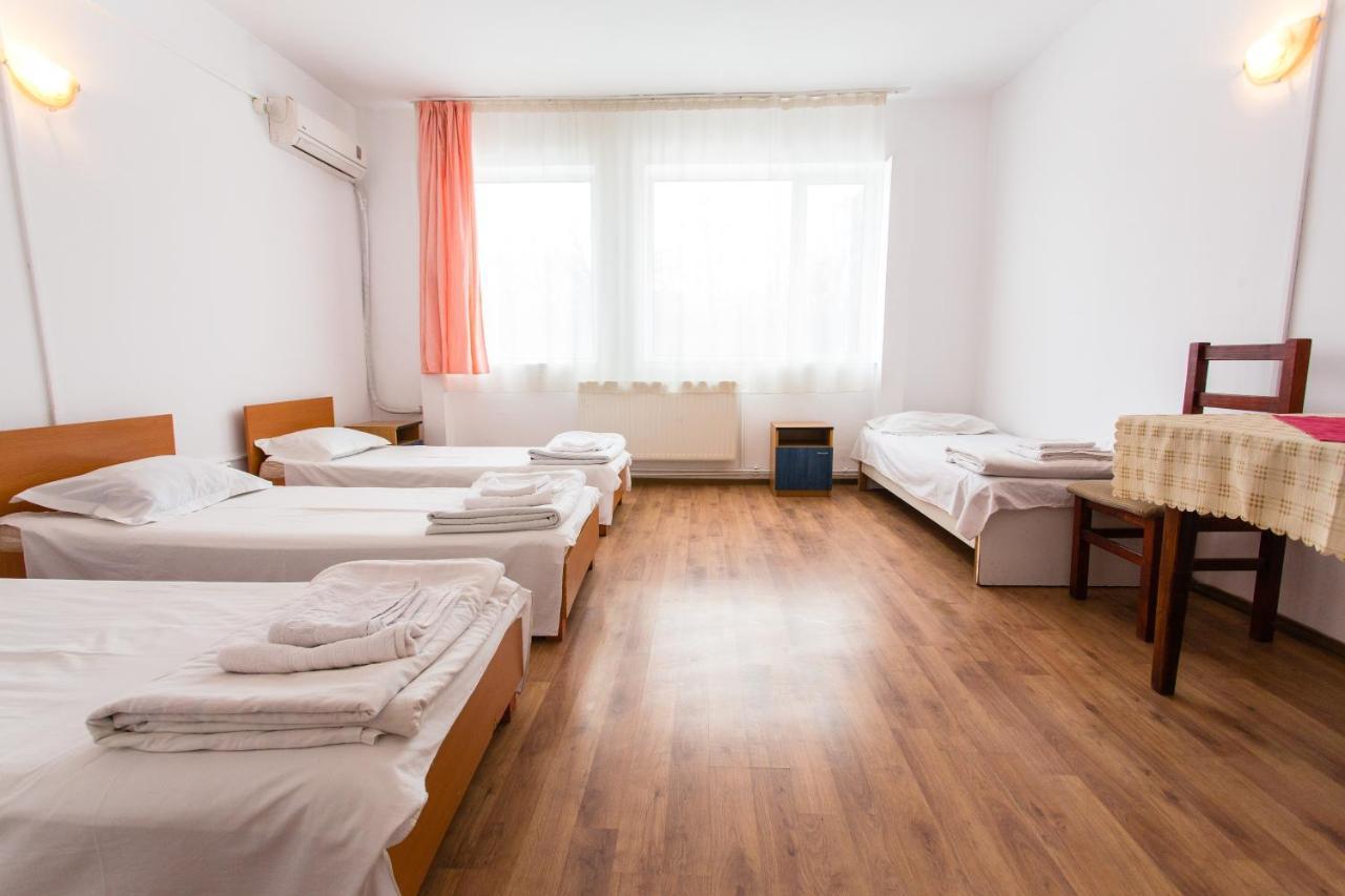 Hostel Horia Plopeni Экстерьер фото