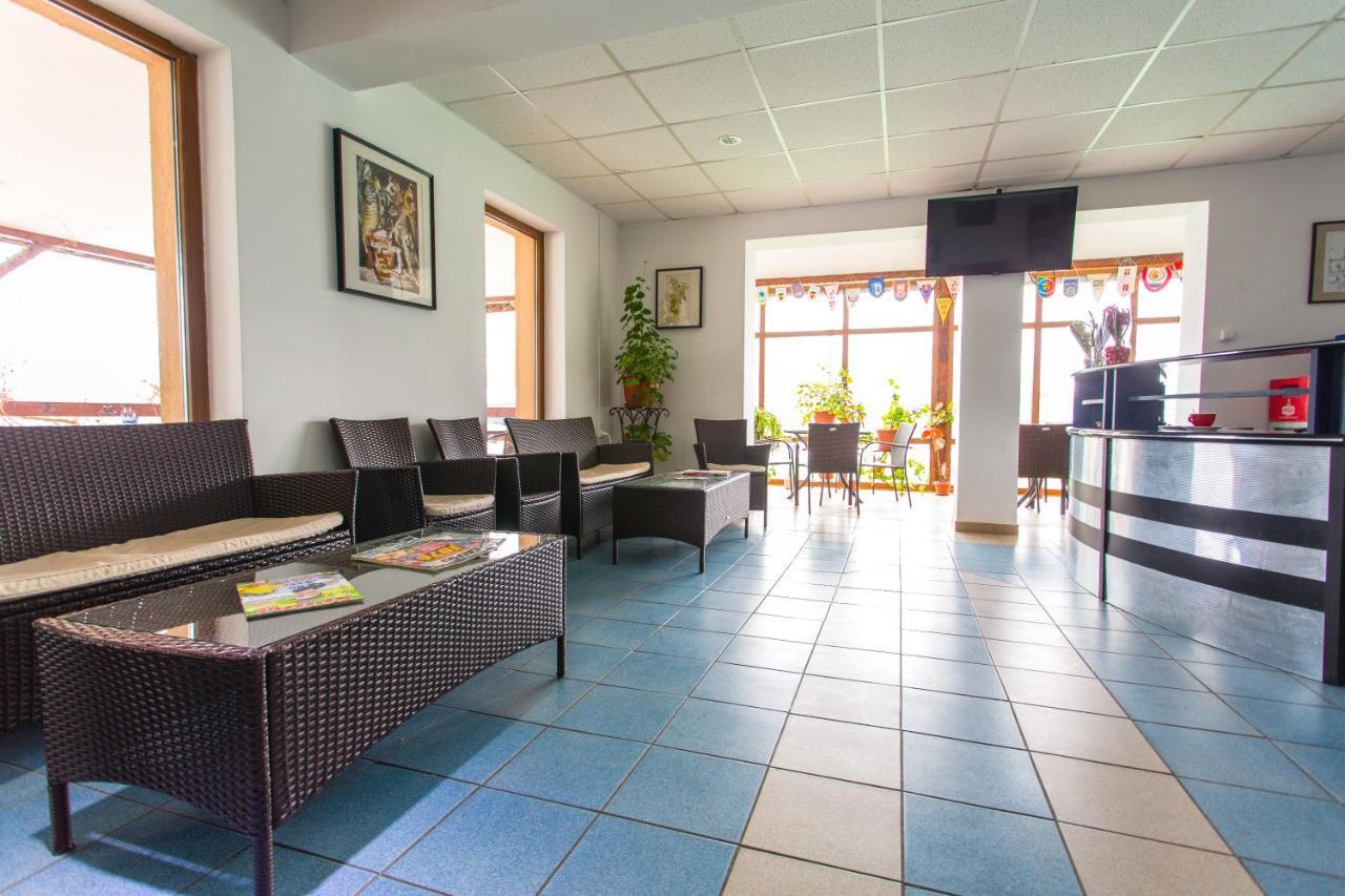 Hostel Horia Plopeni Экстерьер фото
