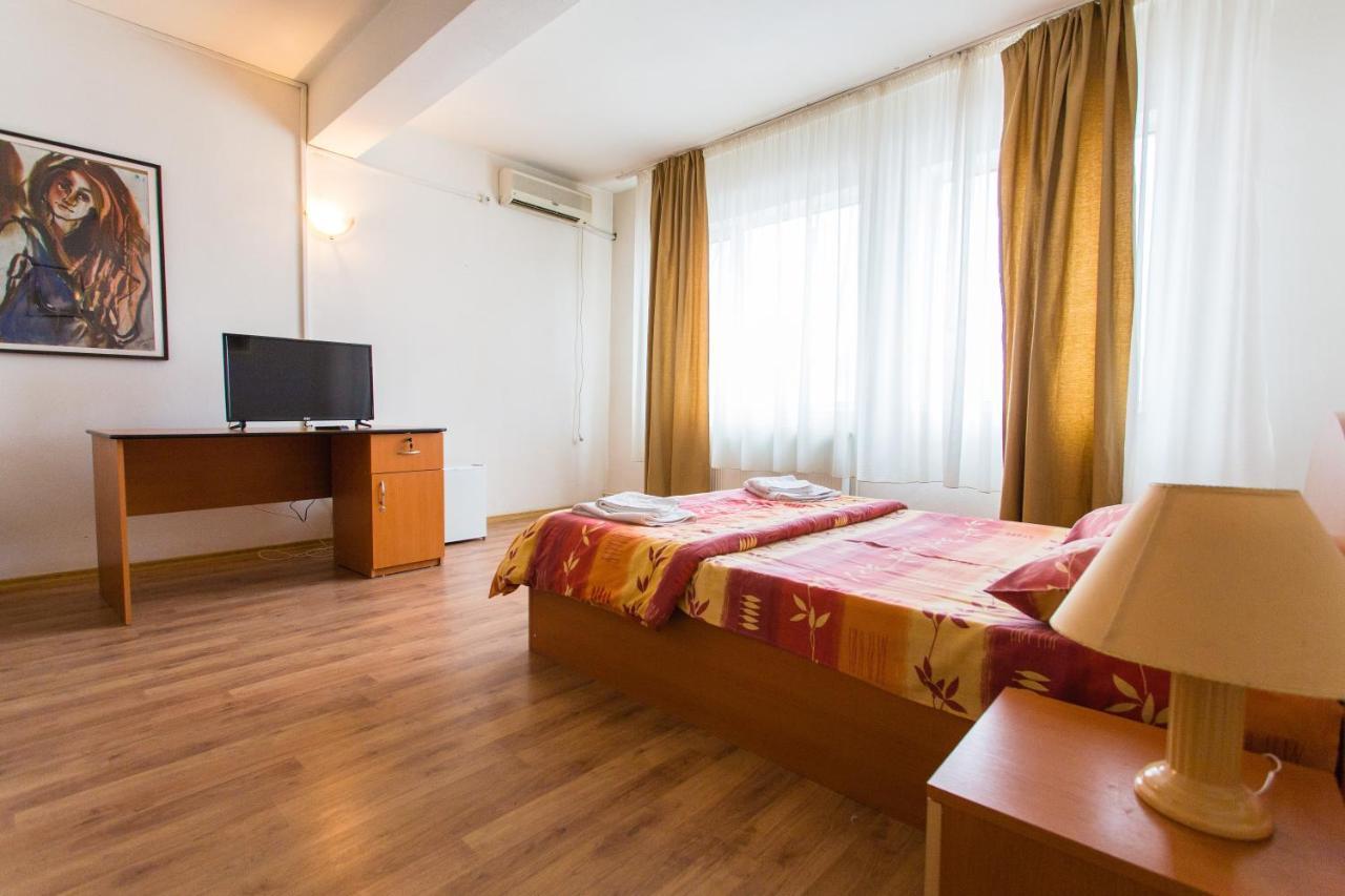 Hostel Horia Plopeni Экстерьер фото