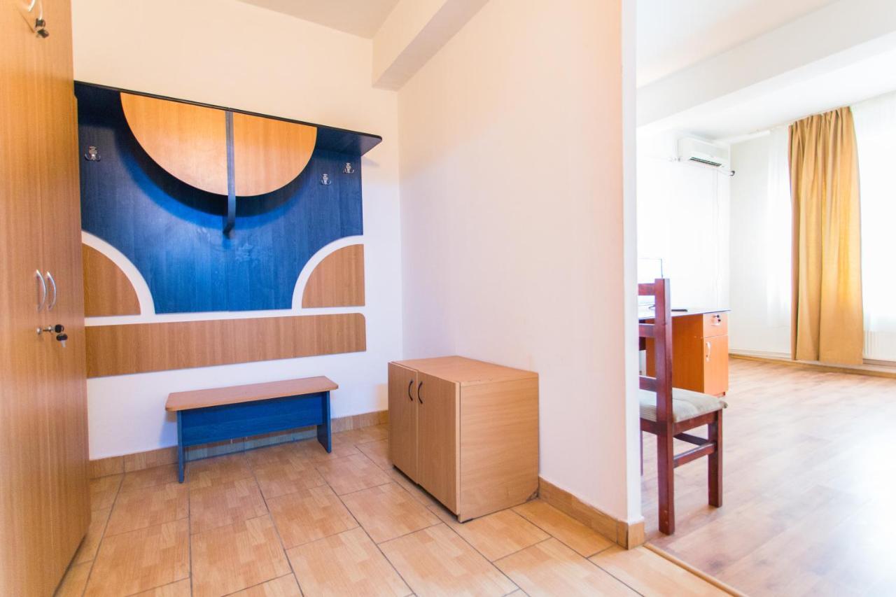 Hostel Horia Plopeni Экстерьер фото