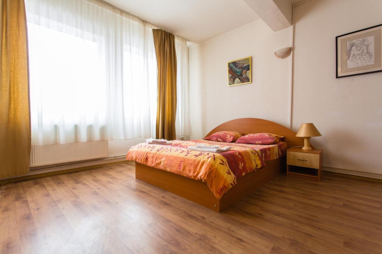 Hostel Horia Plopeni Экстерьер фото