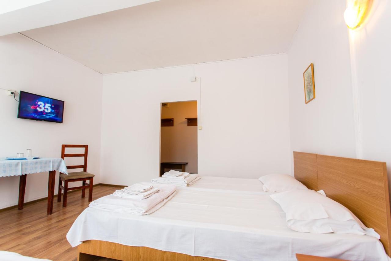 Hostel Horia Plopeni Экстерьер фото